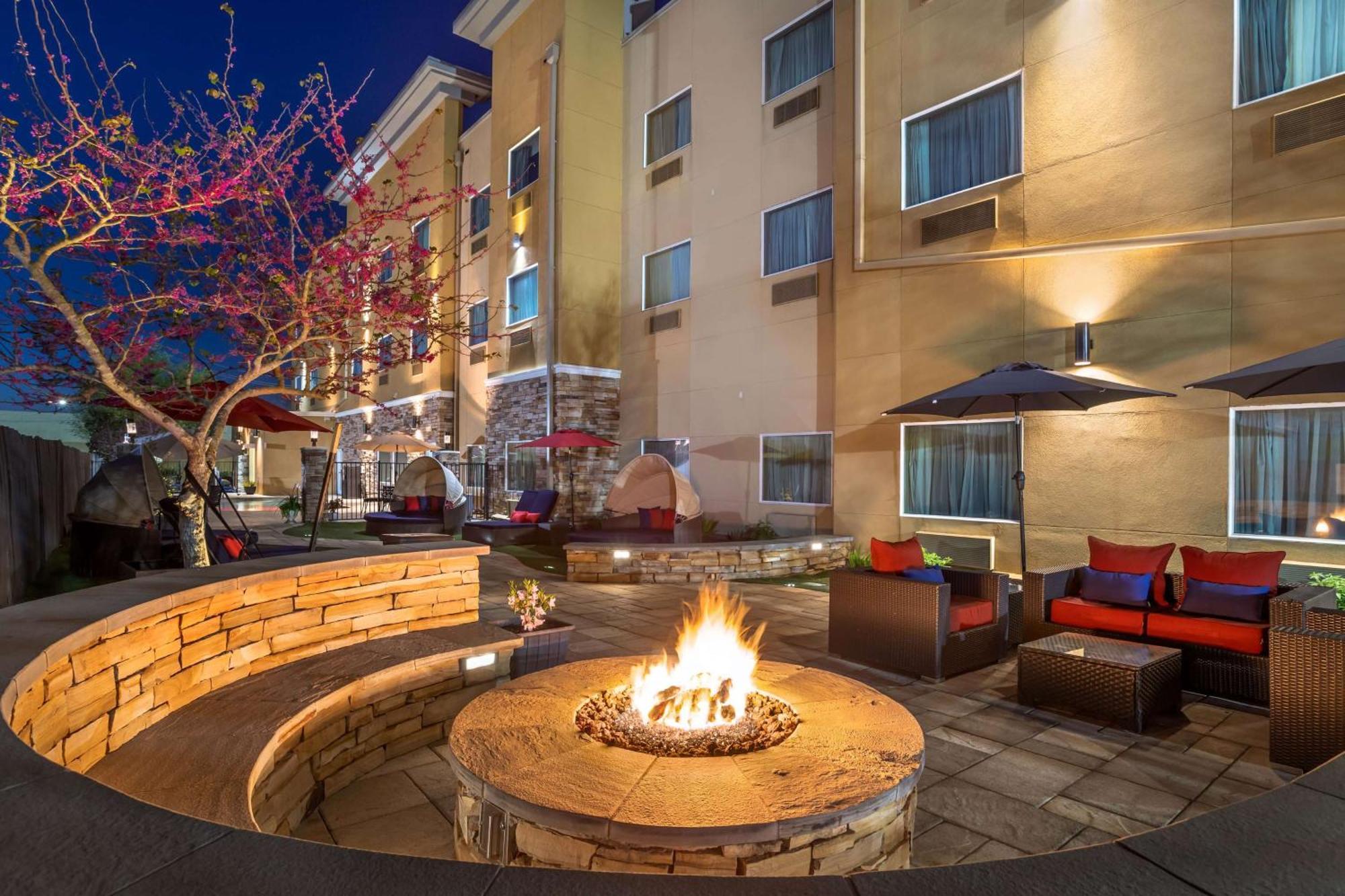 Best Western Plus Lake Jackson Inn & Suites Exteriér fotografie