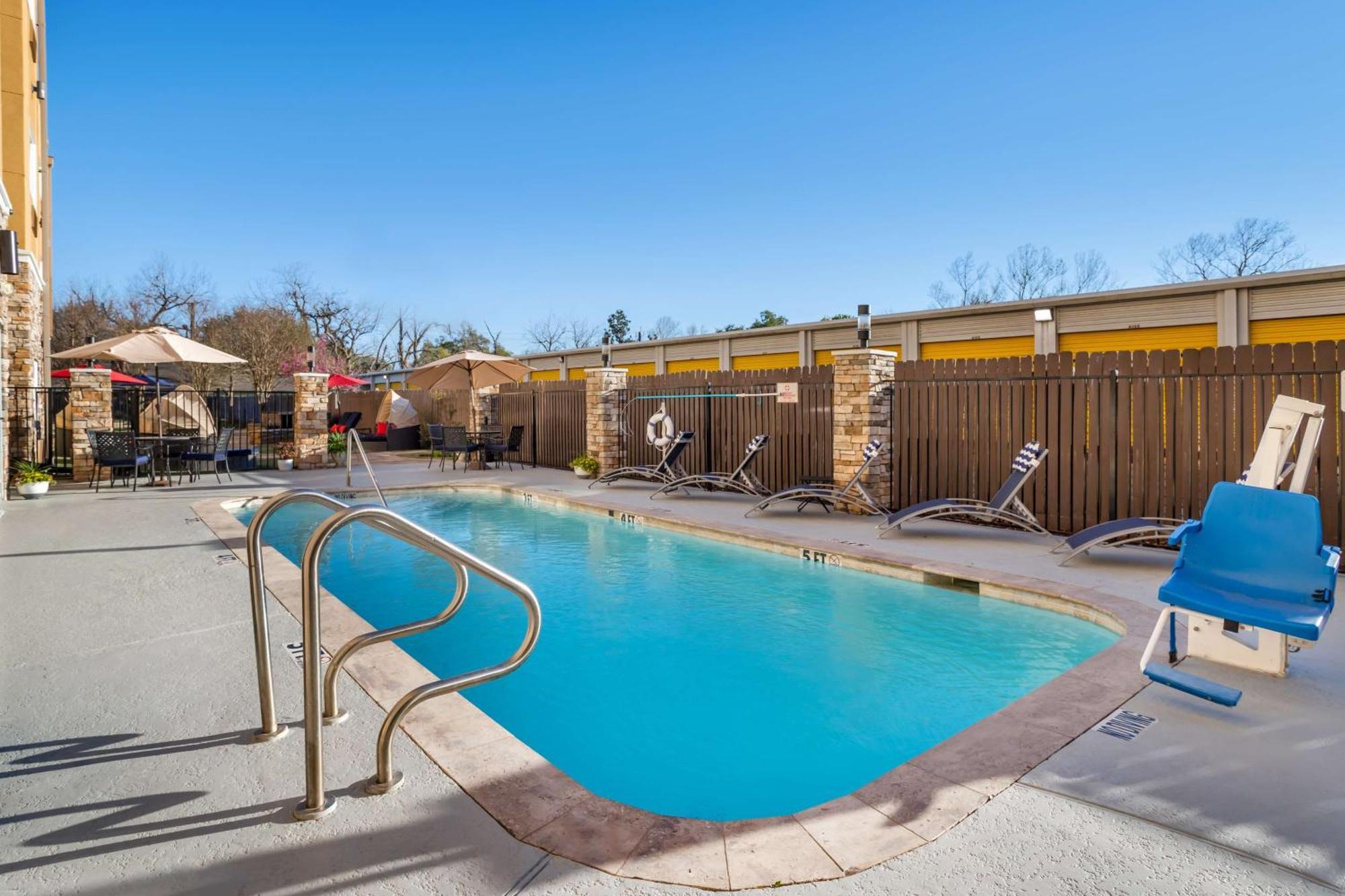 Best Western Plus Lake Jackson Inn & Suites Exteriér fotografie